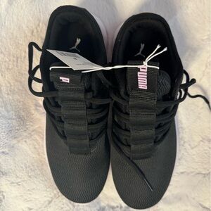 NWT Women’s Star Vital Puma Sneakers